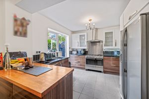 Kitchen- click for photo gallery